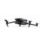 Vista lateral del drone DJI Mavic 3 Classic en pleno vuelo