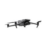 Vista lateral del drone DJI Mavic 3 Classic en pleno vuelo